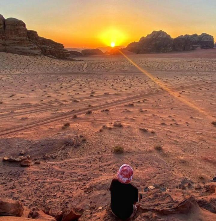 Moon City With Jeep Trips Wadi Rum Ngoại thất bức ảnh