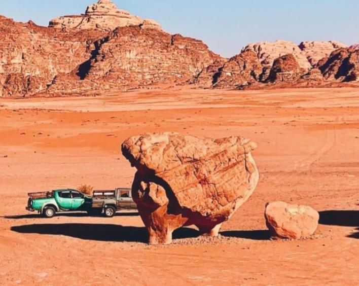 Moon City With Jeep Trips Wadi Rum Ngoại thất bức ảnh