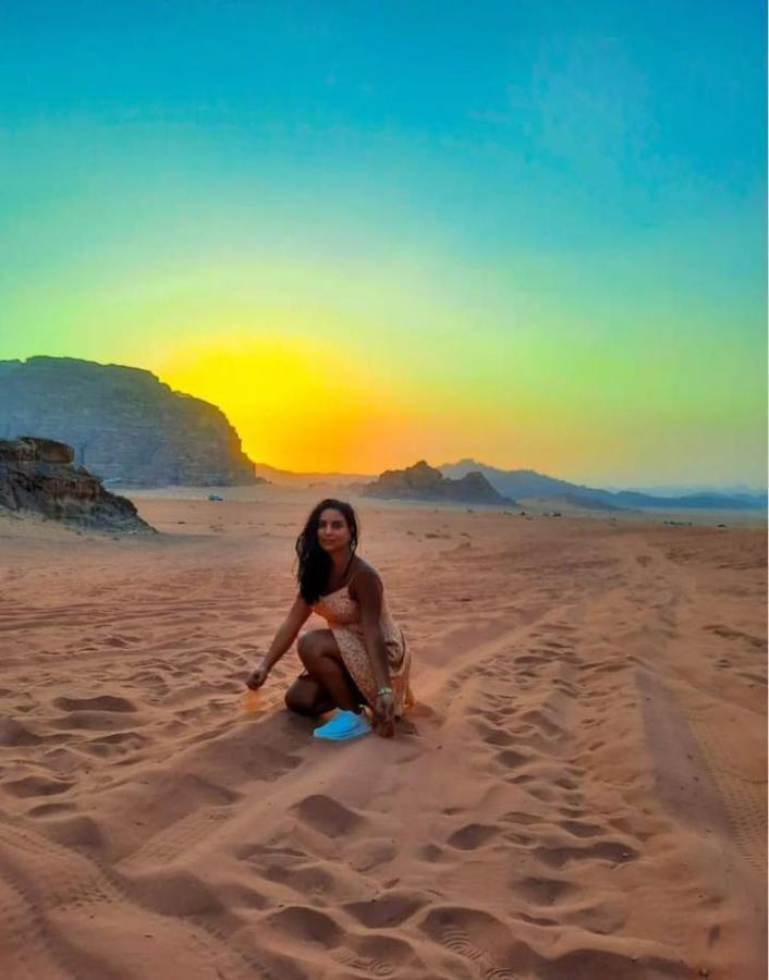 Moon City With Jeep Trips Wadi Rum Ngoại thất bức ảnh