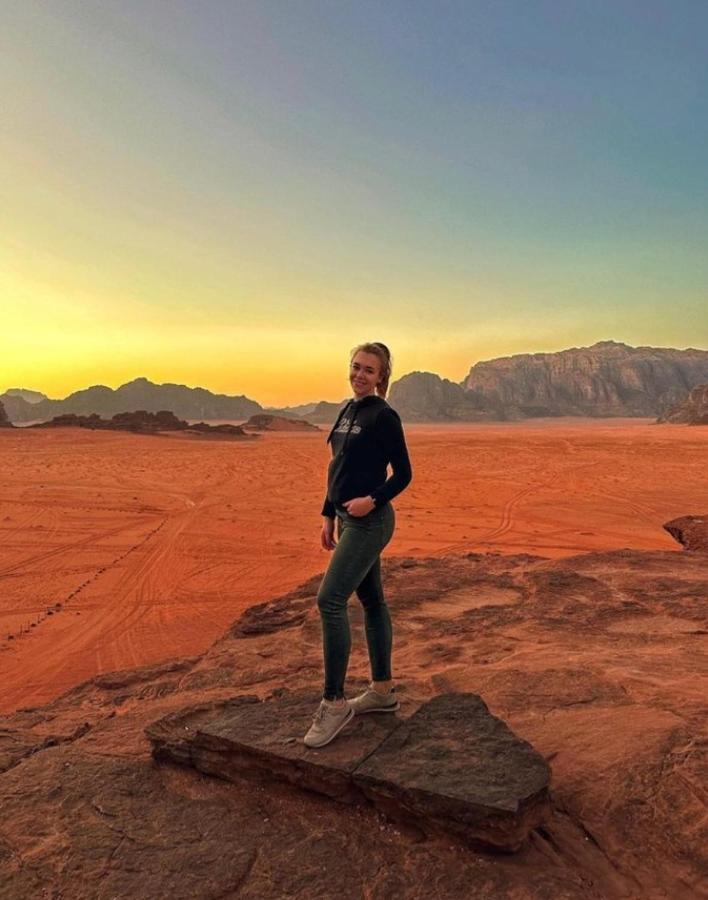 Moon City With Jeep Trips Wadi Rum Ngoại thất bức ảnh