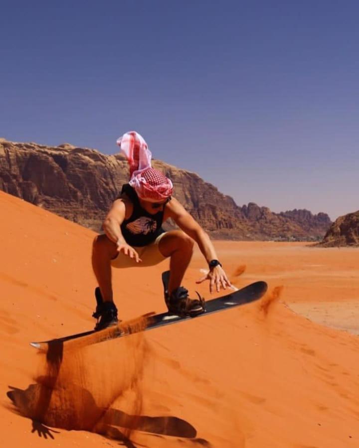 Moon City With Jeep Trips Wadi Rum Ngoại thất bức ảnh