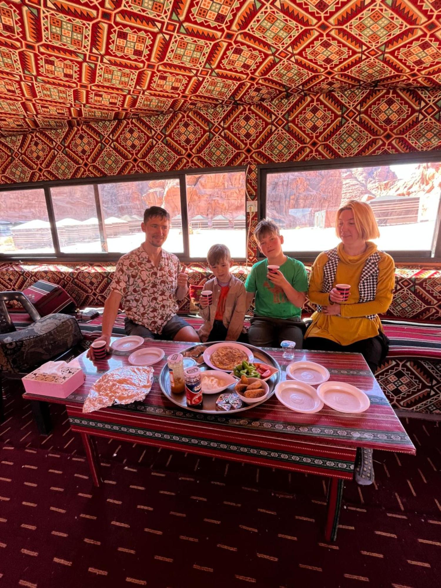Moon City With Jeep Trips Wadi Rum Ngoại thất bức ảnh